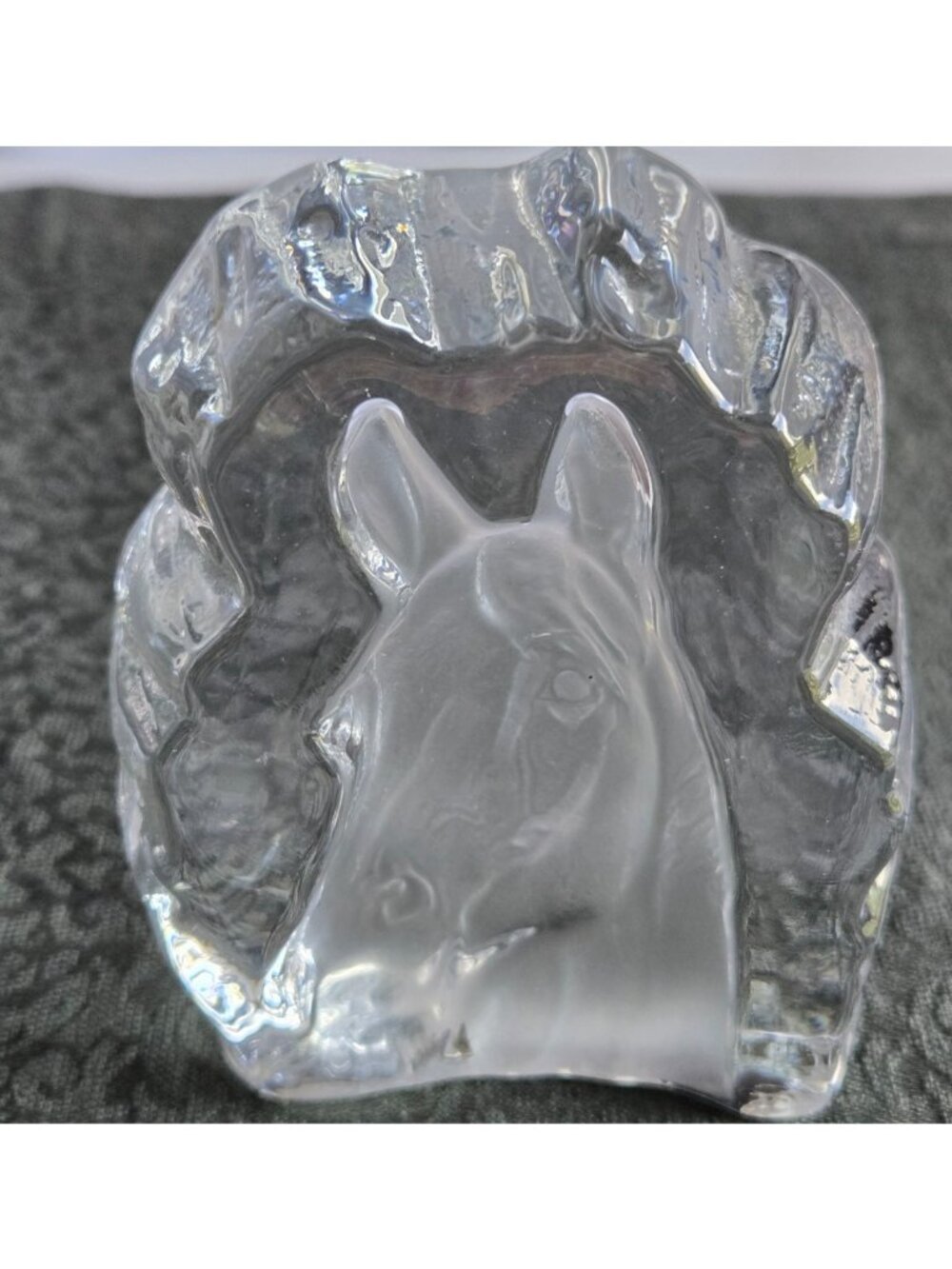 Heavy Crystal Glass Intaglio Horse Head Paperweight 4 inches Tall - Picture 3 of 9